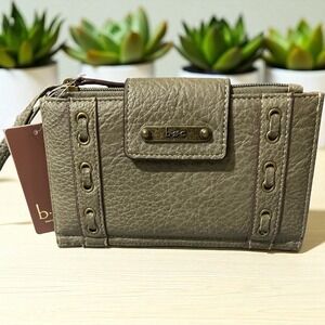B.O.C. Olive Wristlet Wallet Double Zipper Pocket Vegan Leather‎ New with Tags